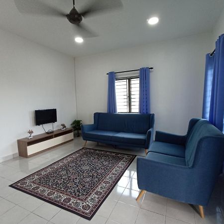 Aisya Homestay Bajet Karak Setia Extérieur photo