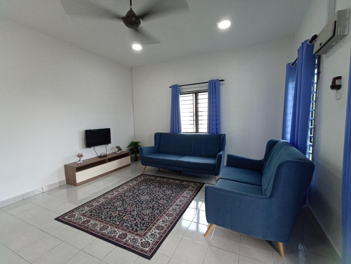 Aisya Homestay Bajet Karak Setia Extérieur photo